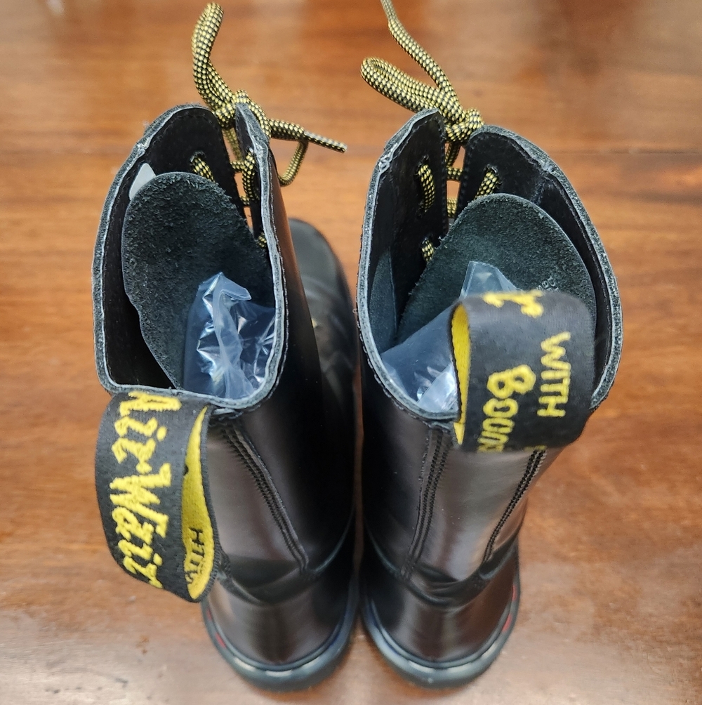 Made In England Doc Marten Boot - Picture 4 of 9